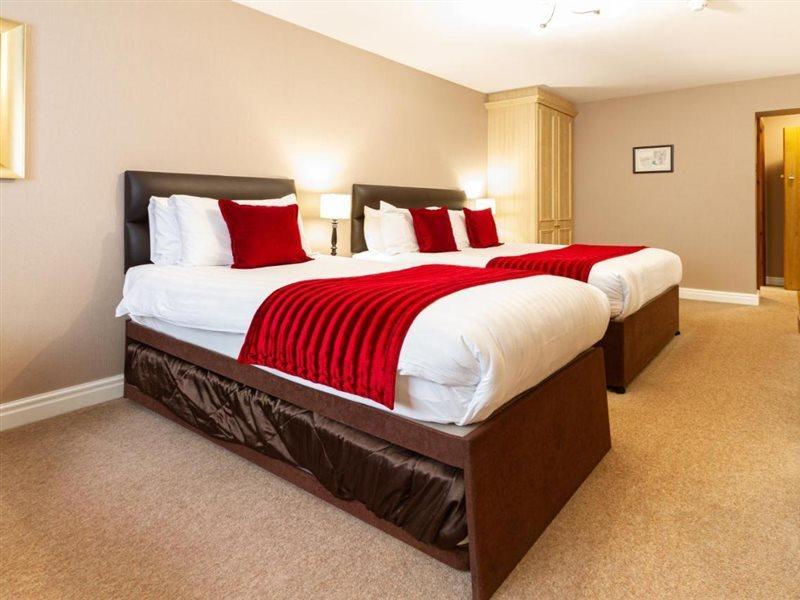 Stone Villa Chester Exterior foto A typical bedroom at the hotel