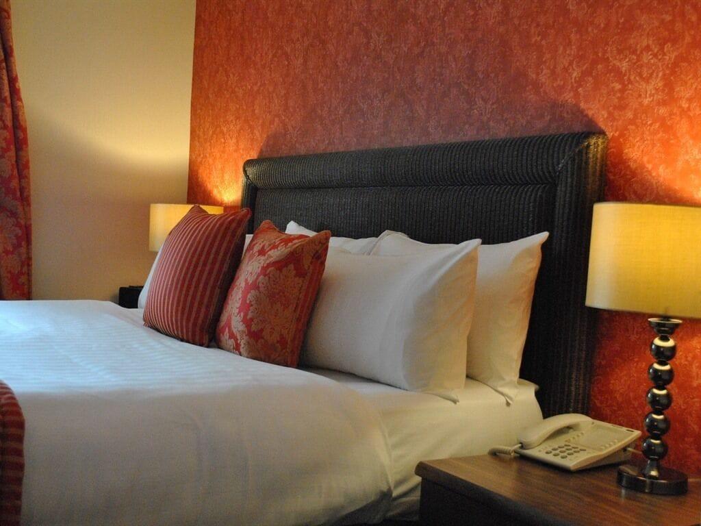 Stone Villa Chester Exterior foto A bedroom at the hotel