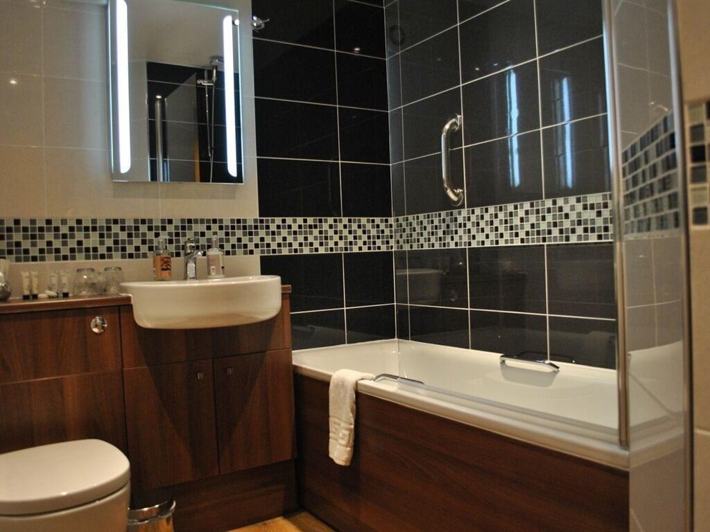 Stone Villa Chester Exterior foto Bathroom