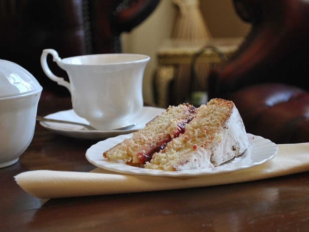 Stone Villa Chester Exterior foto A slice of Victoria sponge